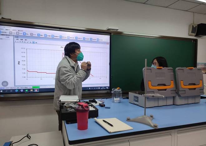 提升实验教学效率的新型理化生实验室设备：箱